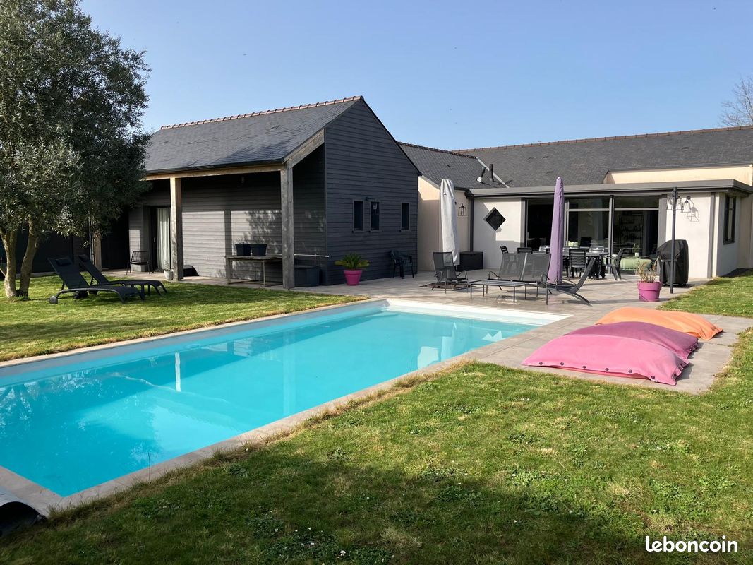 Maison 10 pièces 260 m² · à Saint-Mars-du-Désert · 260 m² · 590 000 €