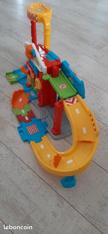 Super caserne Tut-Tut Bolide (image 2)