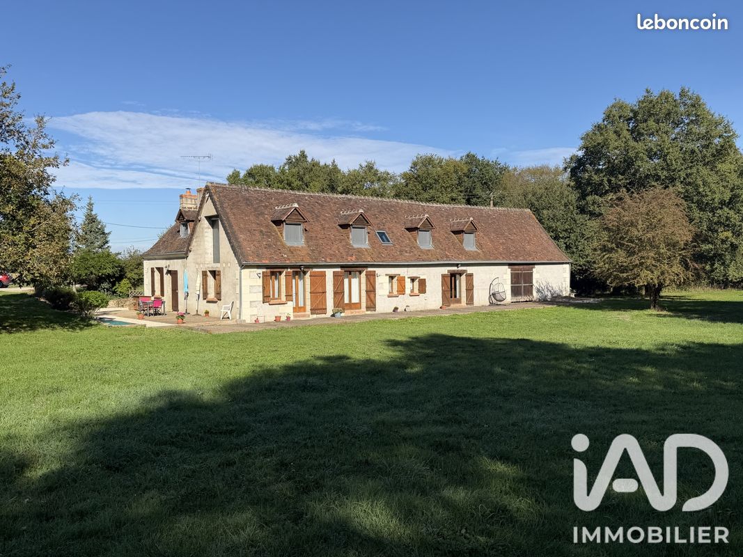 Maison 8 pièces 196 m² · aux Hayes · 196 m² · 262 500 €