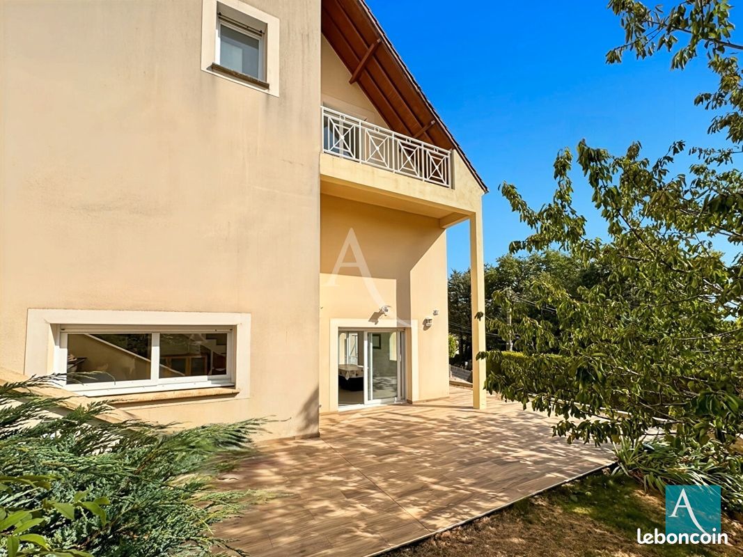 Maison 7 pièces 172 m² · à Le Mérévillois · 172 m² · 340 000 €