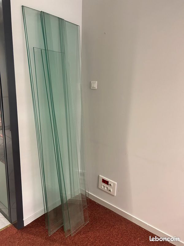 Étagères en verre (image 1)