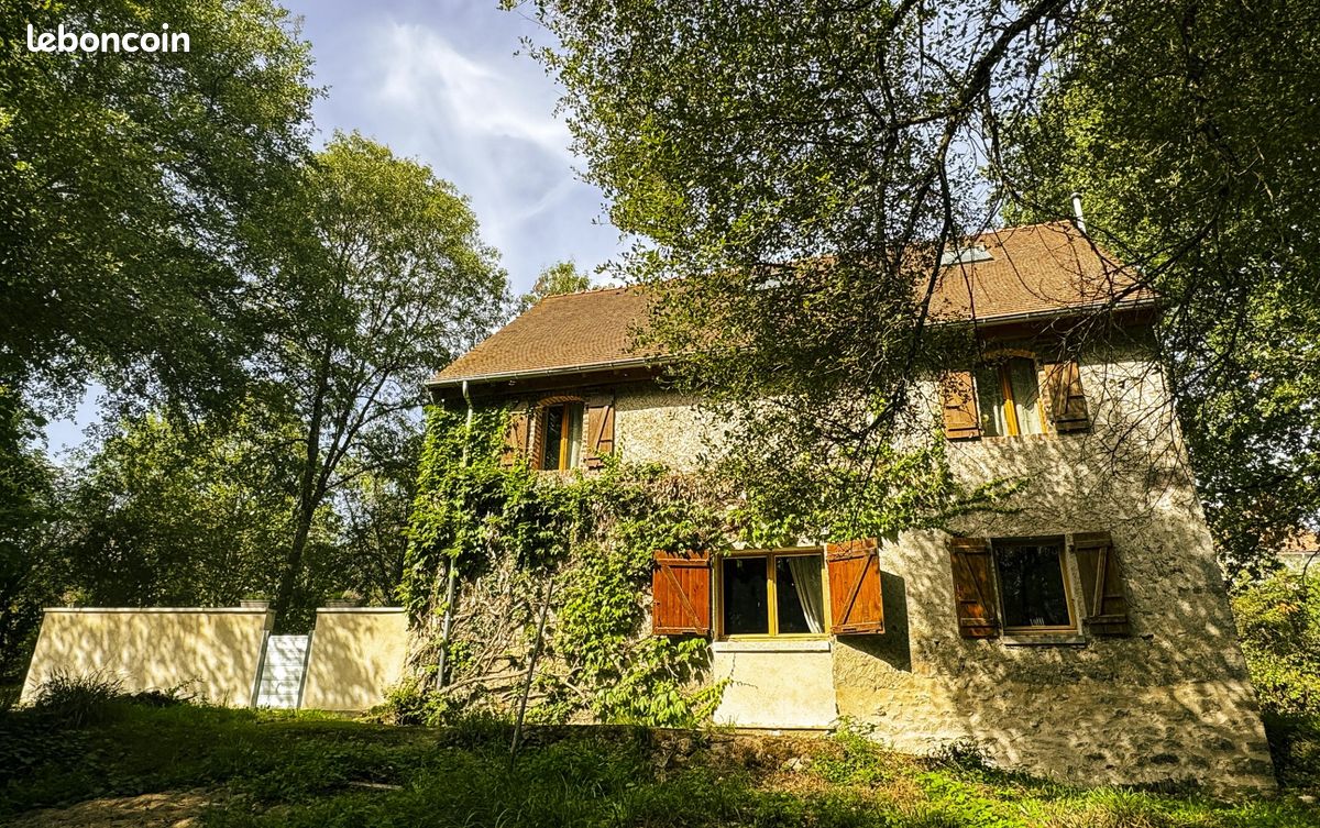 Maison 7 pièces 113 m² · à Brigueil-le-Chantre · 113 m² · 371 000 €