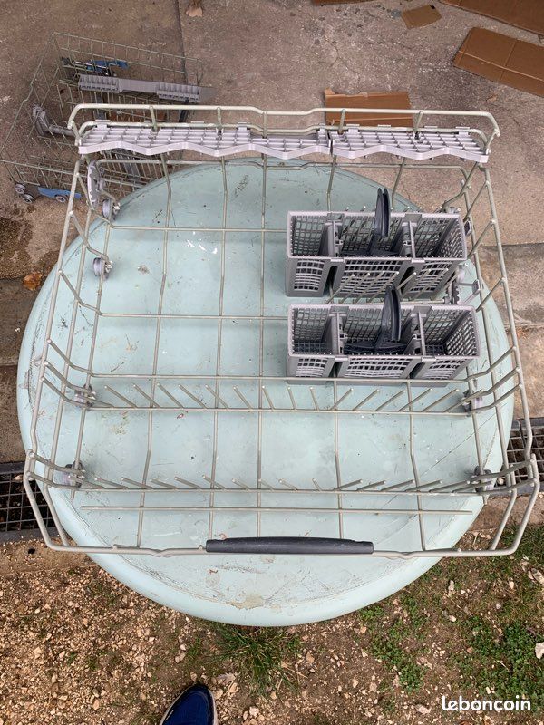 Panier inférieure lave vaisselle bosch (image 4)