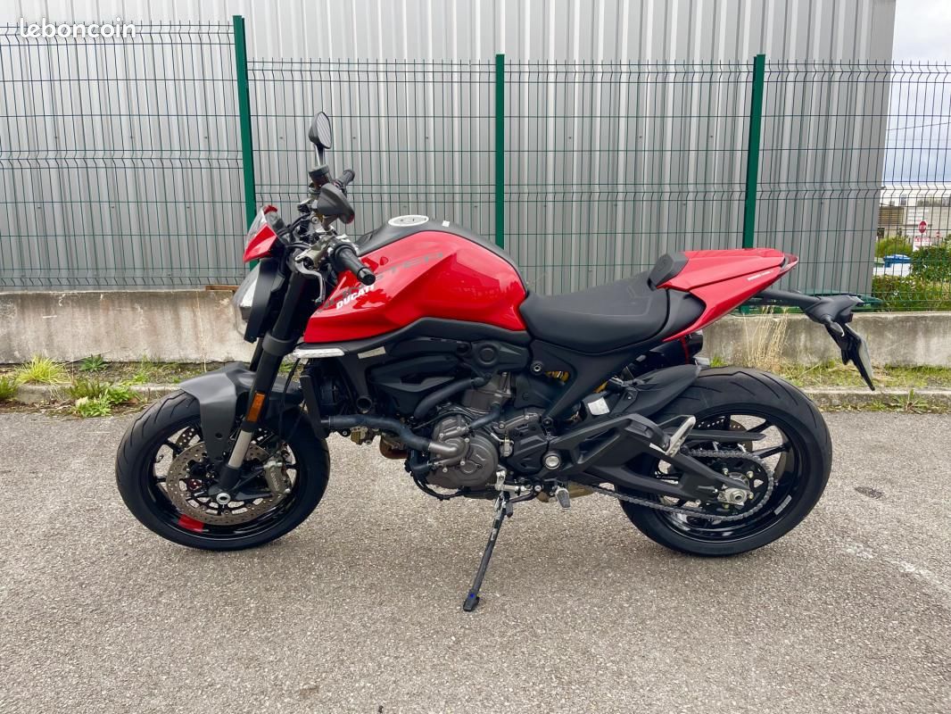 Ducati MONSTER+ 937 821 cm3 - Motos