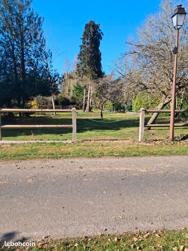 Terrain à vendre (image 1)