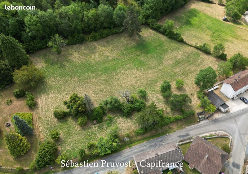 Terrain 9 839 m² Nanthiat · 56 000 €