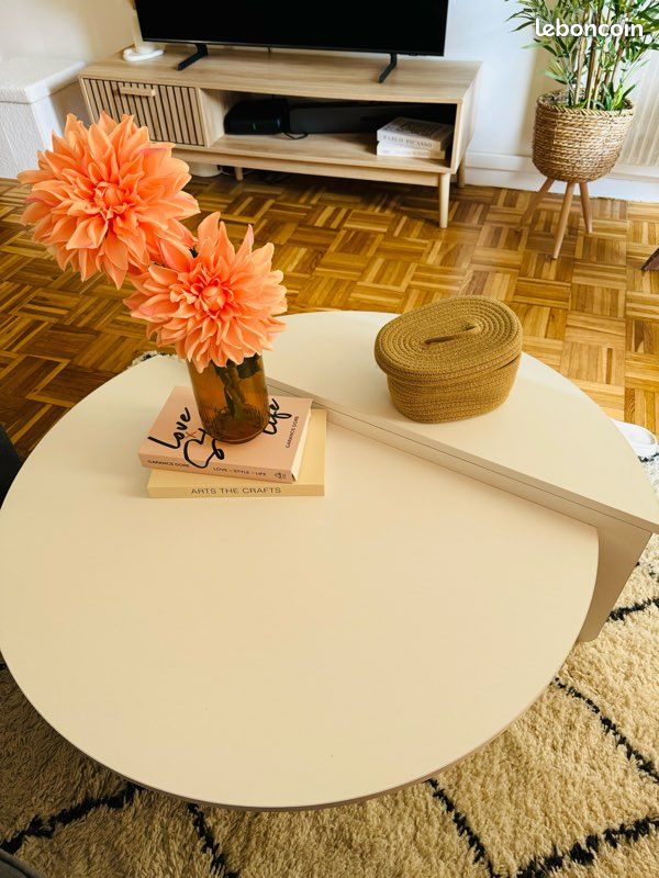 Table basse moderne en excellent état (image 2)