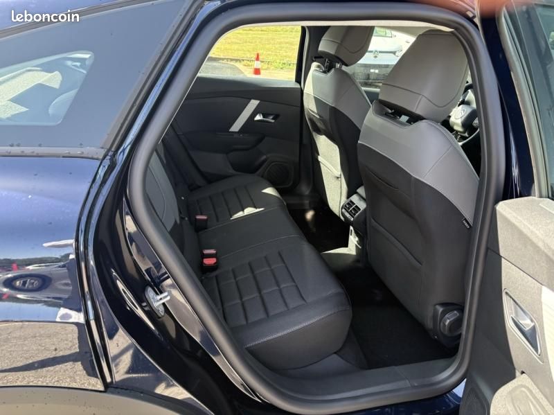 Citroen C4 1.2 Hybride 145ch PLUS e-DCS6 (image 16)