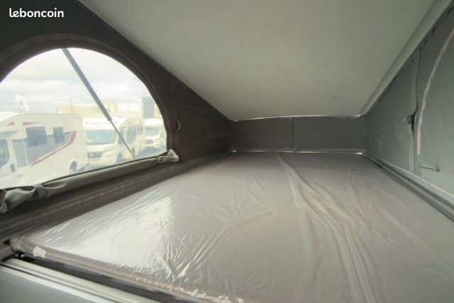 VAN BURSTNER PLAYA C 500 LIMITED / 2.0l dCi 150cv / Lit banquette + Toit relevable (image 8)