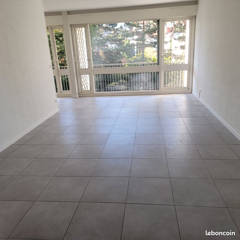 Appartement 4 pièces 82 m² · à Roanne · 82 m² · 890 €/mois