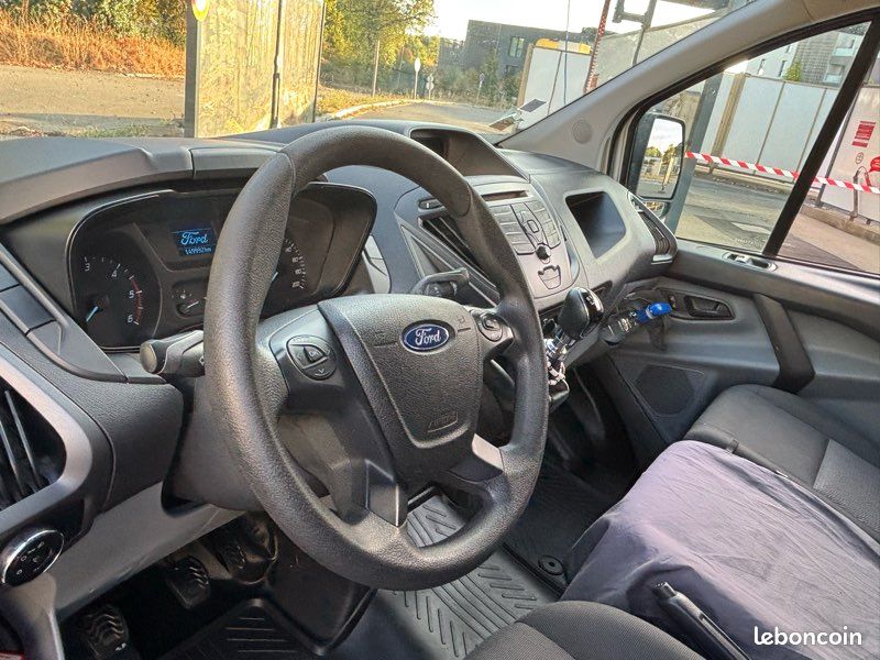 Ford, Custom (image 3)