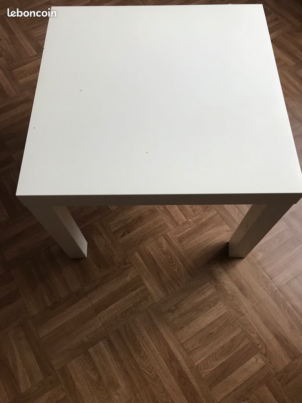 Table blanche d'appoint prix de vente 10 euros état satisfaisant (image 1)