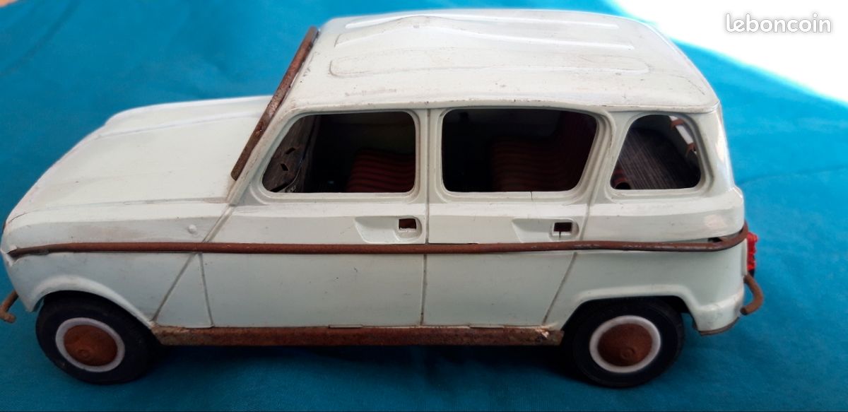 Lot de pièces RENAULT 4L (R4L) à vendre