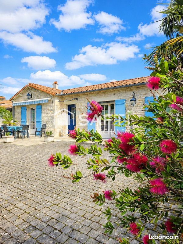 Maison 6 pièces 160 m² · à Aiffres · 160 m² · 335 000 €