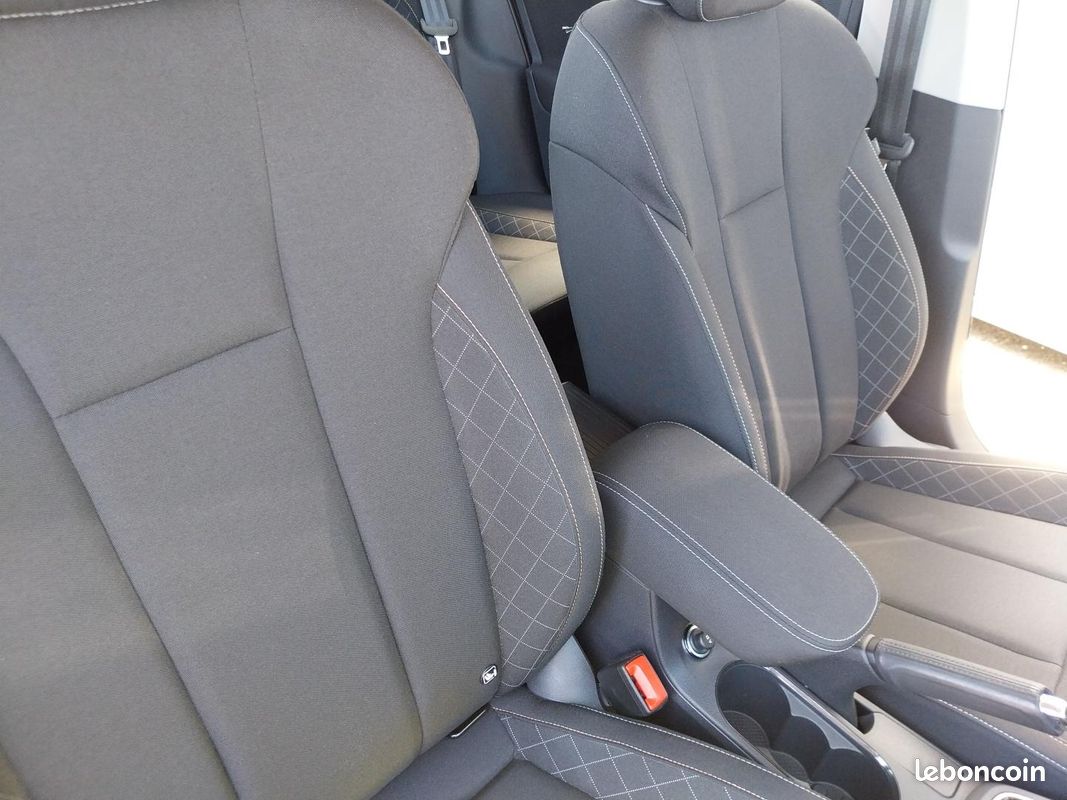 SKODA Kamiq 1.0 TSI Evo 110 ch BVM6 Business (image 15)