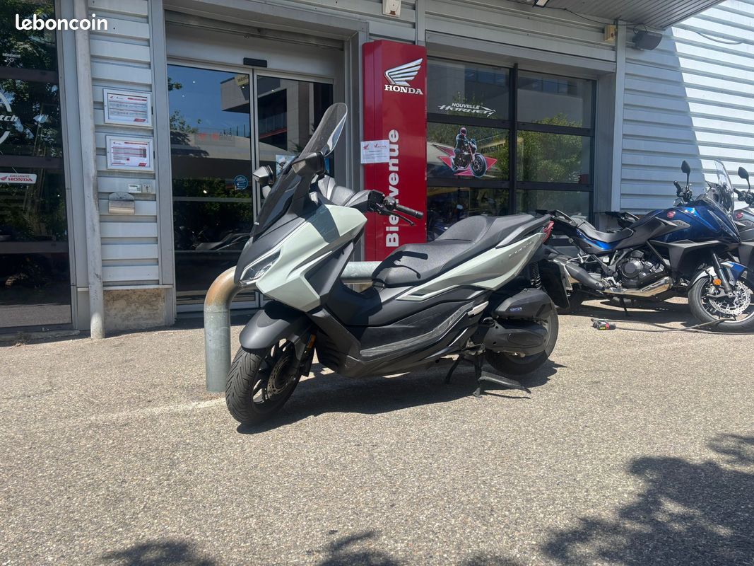 Honda forza 125 (image 1)