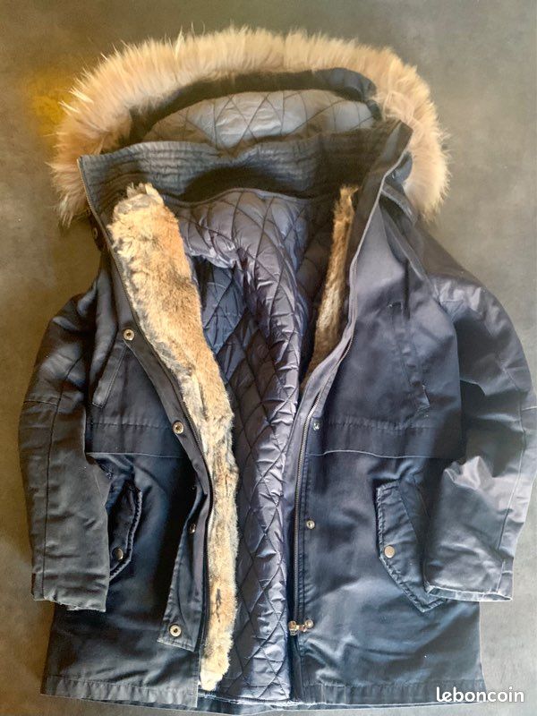 Manteau Zapa taille 36 bleu marine avec fourrure bon état (image 1)