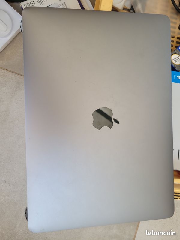 Ecran Apple MAC BOOK PRO (image 2)