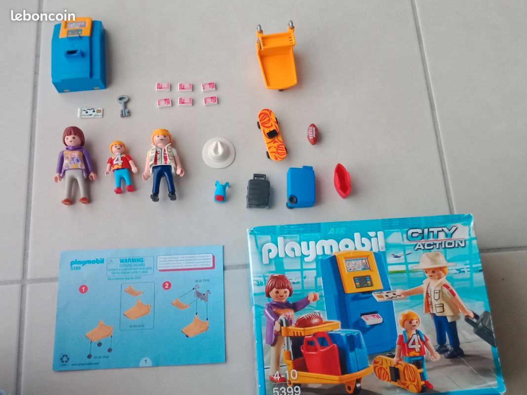 Playmobil Famille de vacanciers et borne d'enregistrement (image 6)