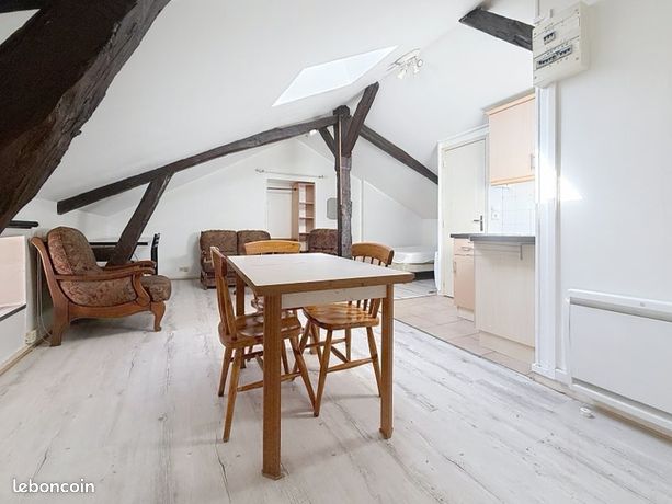 Studio meublé et équipé