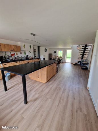 Maison 130m2 dépendance et grange face au lac d’Aubusson d’Auvergne