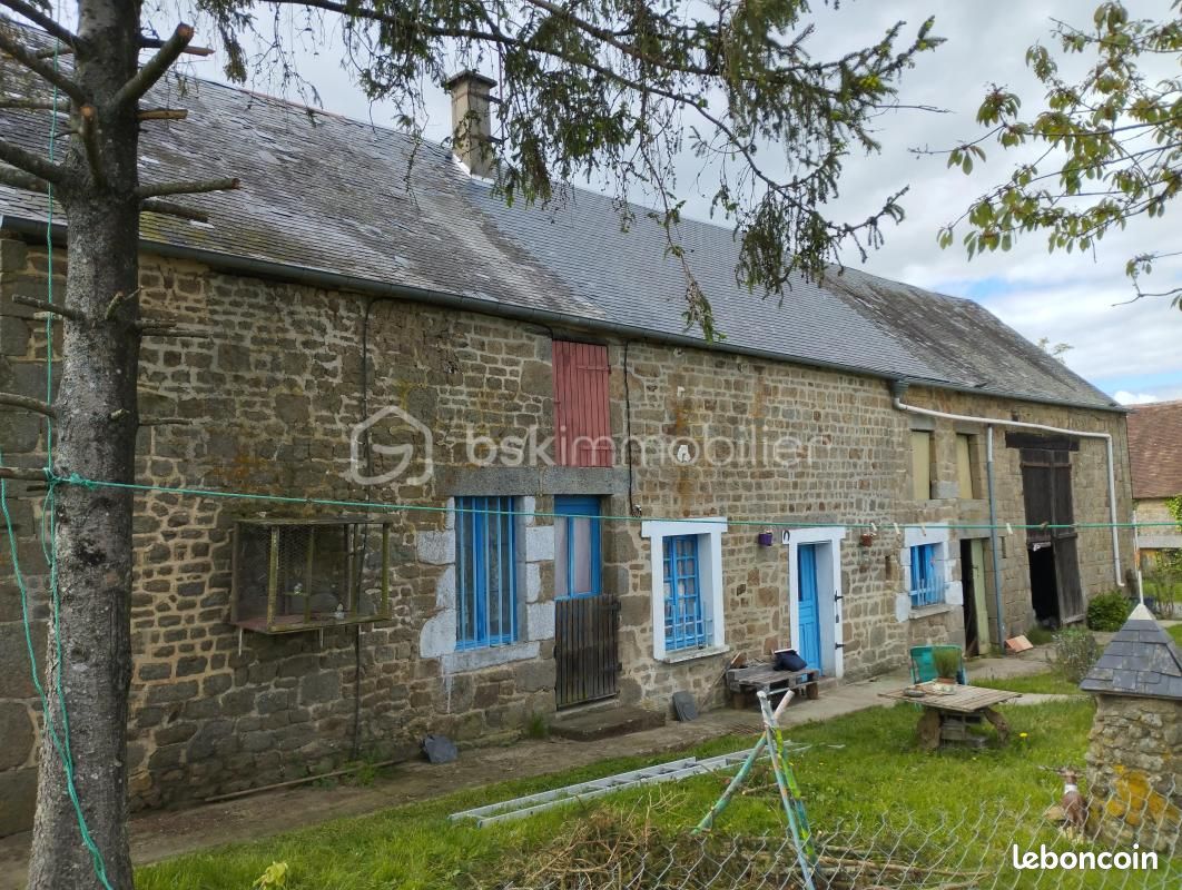 Maison 3 pièces 70 m² · à Carrouges · 70 m² · 33 000 €