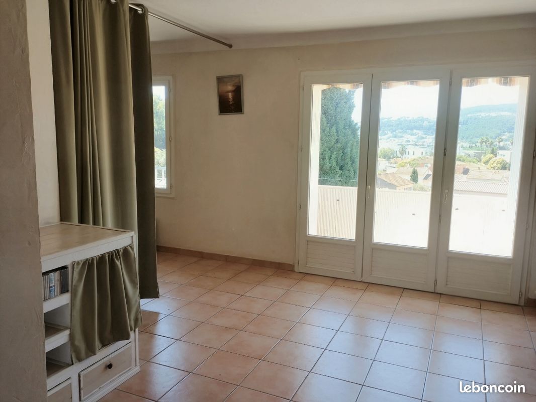 Appartement 3 pièces 64 m² · à Hyères · 64 m² · 210 000 €