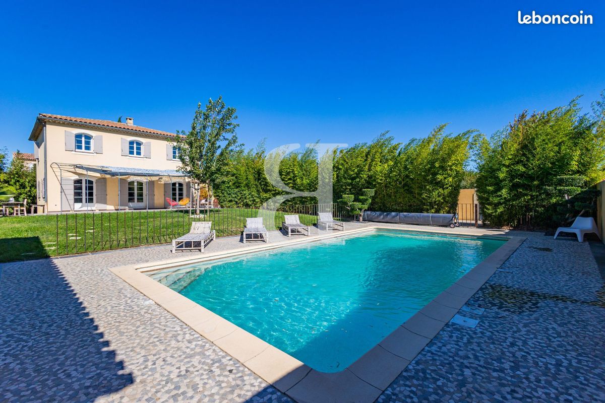 Maison 6 pièces 144 m² · à Orange · 144 m² · 500 000 €