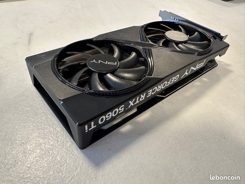 Carte graphique défectueuse PNY Nvidia RTX 5060 Ti 8 Go - Accessoires