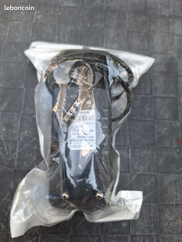 Chargeur secteur 12V 2A – Connecteur magnétique 5 broches (image 2)