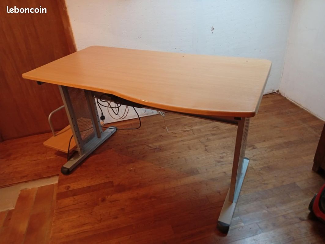 Table informatique (image 1)
