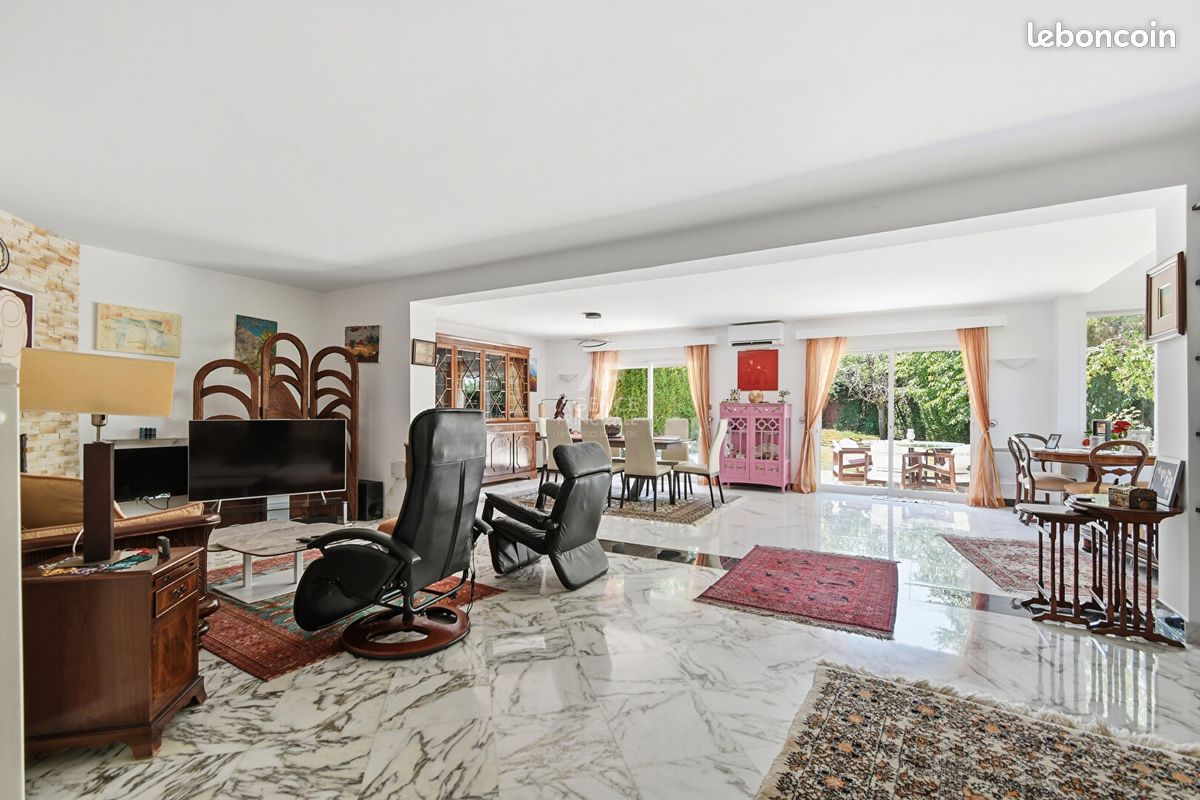 Maison 8 pièces 182 m² · à Saint-Germain-en-Laye · 182 m² · 1 365 000 €