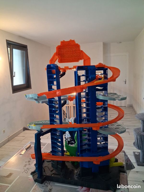 Ultimatum garage hotwheels (image 2)