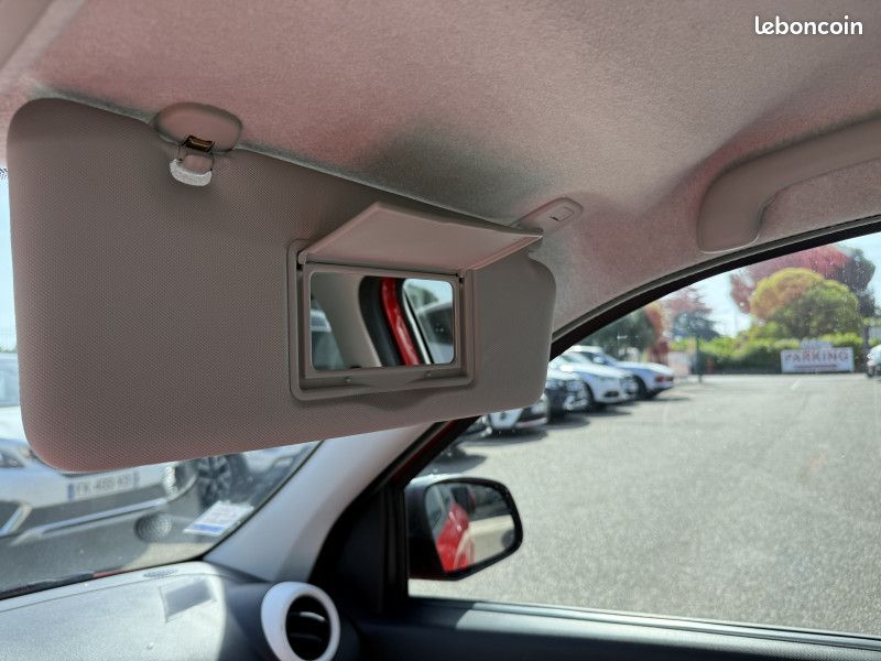 Renault TWINGO III 1.0 SCE 65CH EQUILIBRE (image 30)