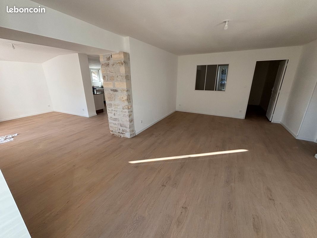 À louer maison 3 chambres entièrement rénovée - Chizé 79170 (image principale 0)