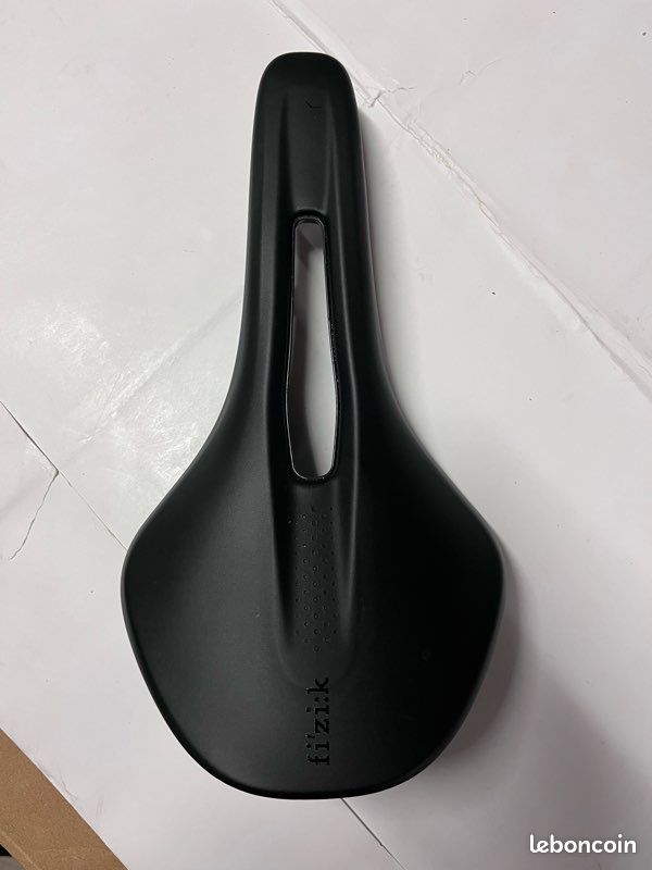 Selle Fizik Antares Vento R1 140mm carbone (image 1)
