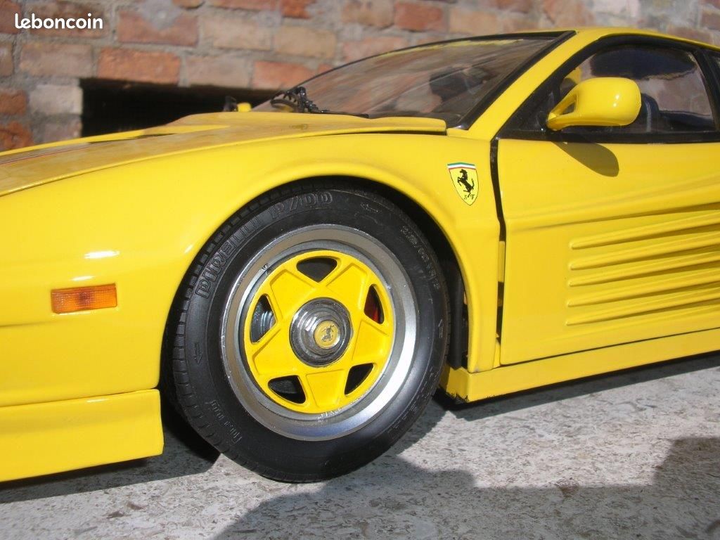 Pocher Ferrari Testarossa cabriolet 1/8 schaalmodellen (image 14)