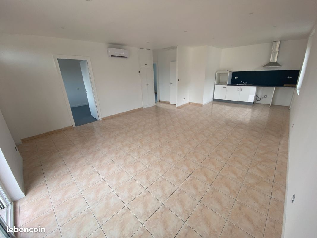 Appartement 3 pièces 70 m² · à Foix · 70 m² · 830 €