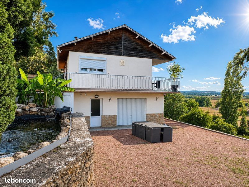 Maison 6 pièces 135 m² · à Bourg-le-Comte · 135 m² · 230 000 €