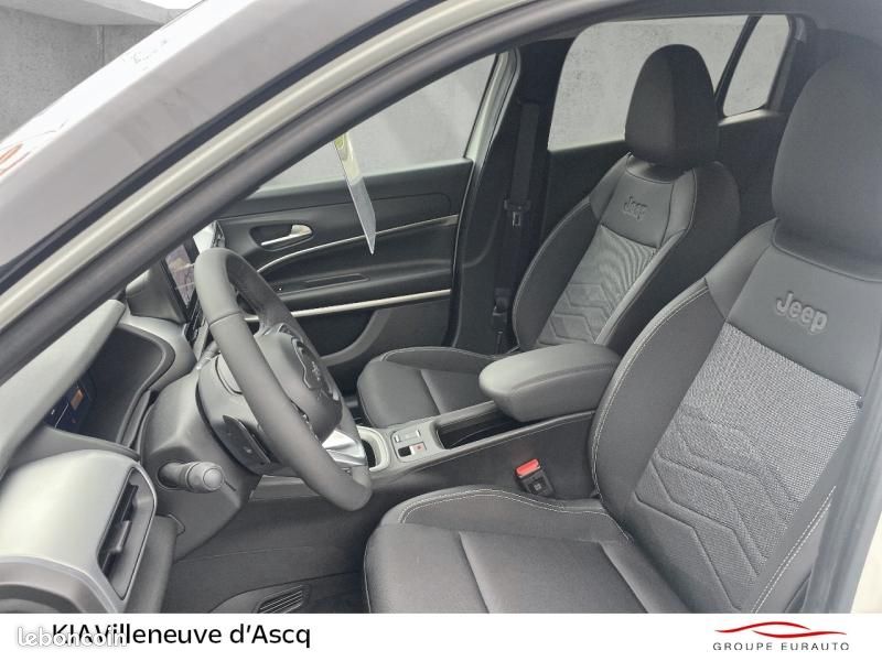 Jeep Avenger 1.2 Turbo T3 110ch MHEV Summit BVR6 eHybrid (image 11)