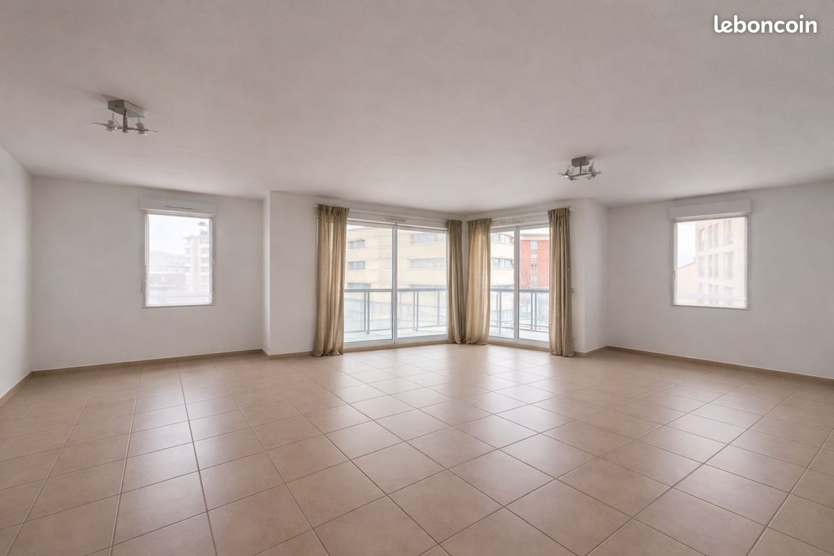 Appartement 5 pièces 137 m² · à Aix-en-Provence · 137 m² · 2 535 €