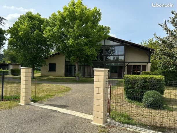Grande maison landaise de caractère proche d'Aire sur l'Adour