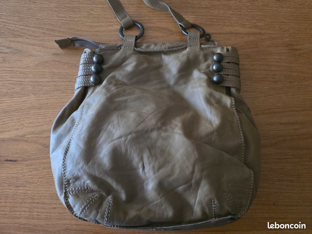 Sac Bandoulière En Cuir IKKS Marron - Occasion - Style Pratique Et élégant