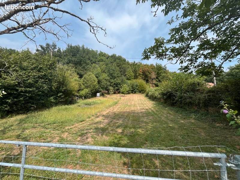 Terrain 6 560 m² Beaulieu Sur Dordogne · à Beaulieu-sur-Dordogne · 30 000 €