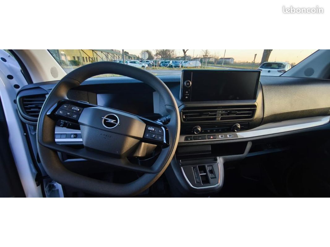OPEL VIVARO XL 2.0 BlueHDi - 180 - BV EAT8 S&S FOURGON Fourgon PHASE 2 (image 14)