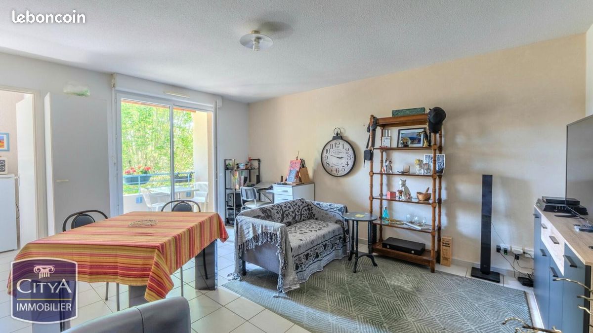 Appartement 3 pièces 60 m² · à Caussade · 60 m² · 93 000 €