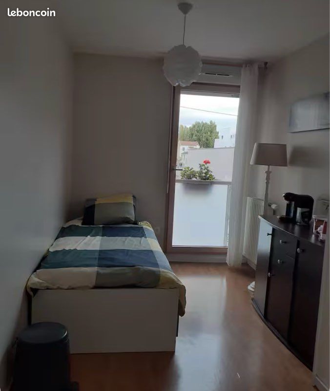 Appartement 1 pièce 23 m² · à Saint-Ouen-sur-Seine · 23 m² · 950 €
