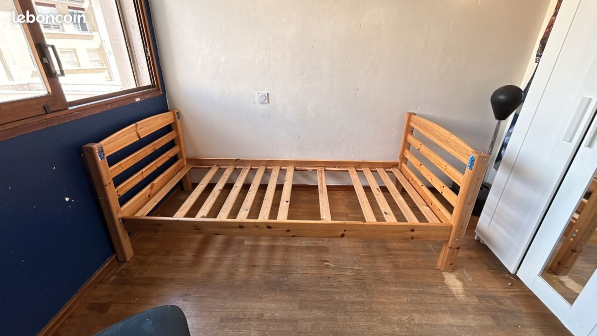 Lit en bois (image 2)