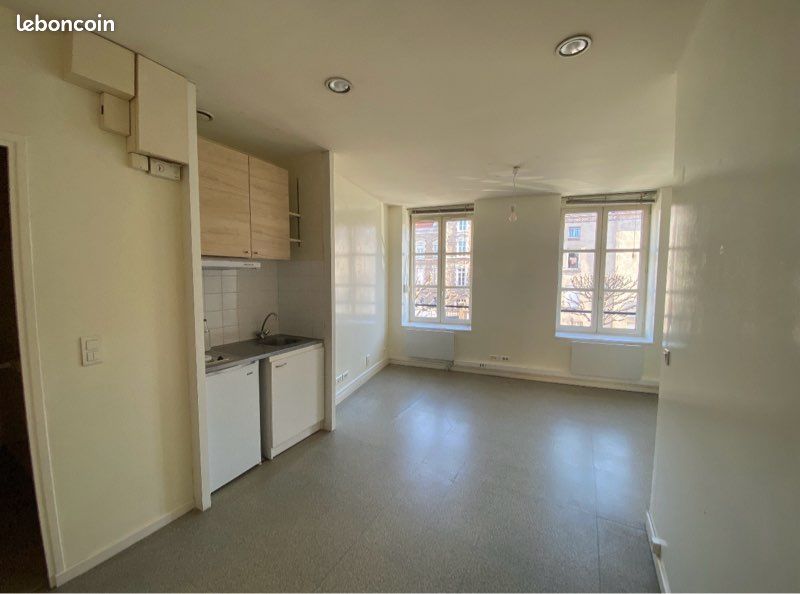 Appartement 1 pièce 34 m² · à Issoire · 33,5 m² · 430 €/mois