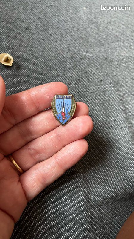 Insigne Boutonnière 14 Mm - Blason De Briançon émail Ancien - ORIGINAL France
